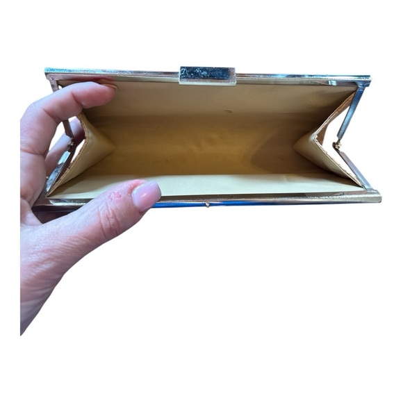 🧡 5 for $25 🧡 cork clutch - Picture 2 of 3